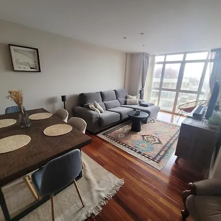 Piscina Y Garaje En Valdenoja Santander