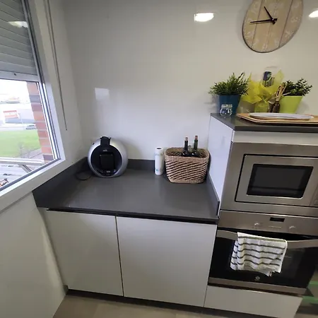 Piscina Y Garaje En Valdenoja *