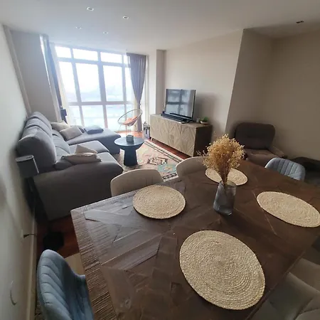 Piscina Y Garaje En Valdenoja * Santander