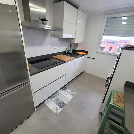 Piscina Y Garaje En Valdenoja Apartamento Santander