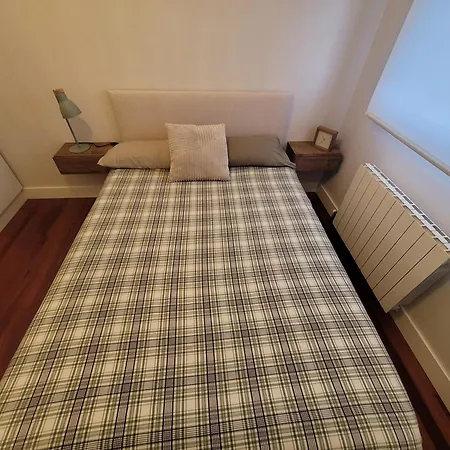 Piscina Y Garaje En Valdenoja Santander