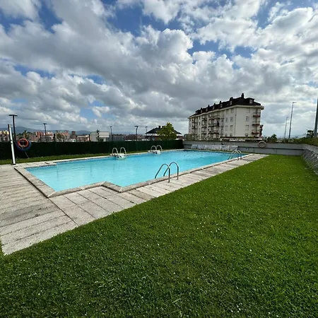 Piscina Y Garaje En Valdenoja Apartamento Santander