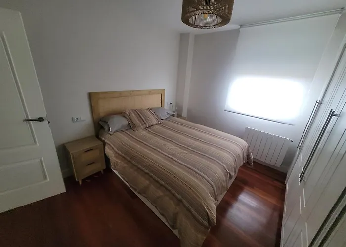 Piscina Y Garaje En Valdenoja Apartment Santander