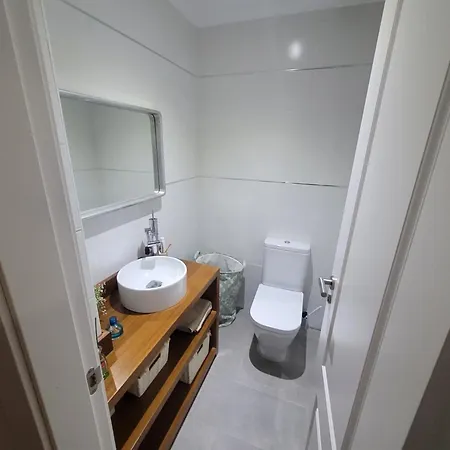 Piscina Y Garaje En Valdenoja Santander