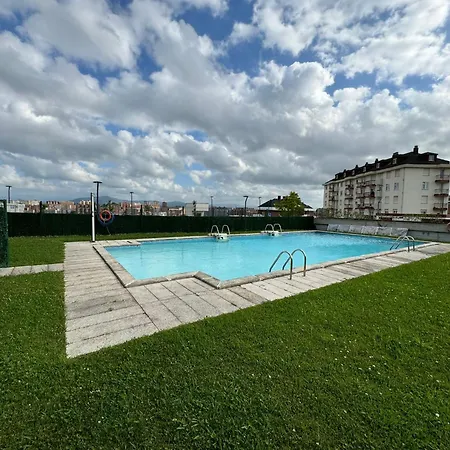 Piscina Y Garaje En Valdenoja Santander